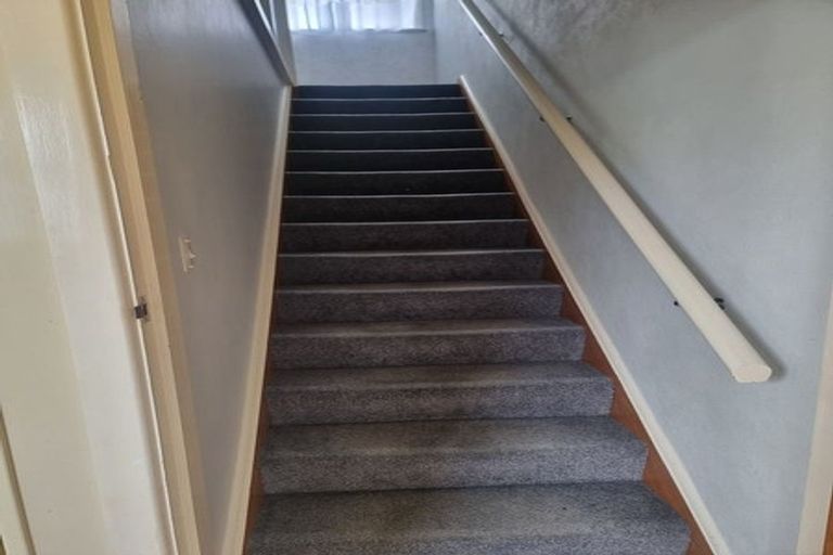 Photo of property in Montauge Flats, 46c Merton Street, Trentham, Upper Hutt, 5018