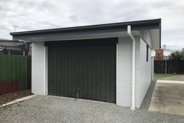 Photo of property in 2/7 Burrows Place, Ilam, Christchurch, 8041