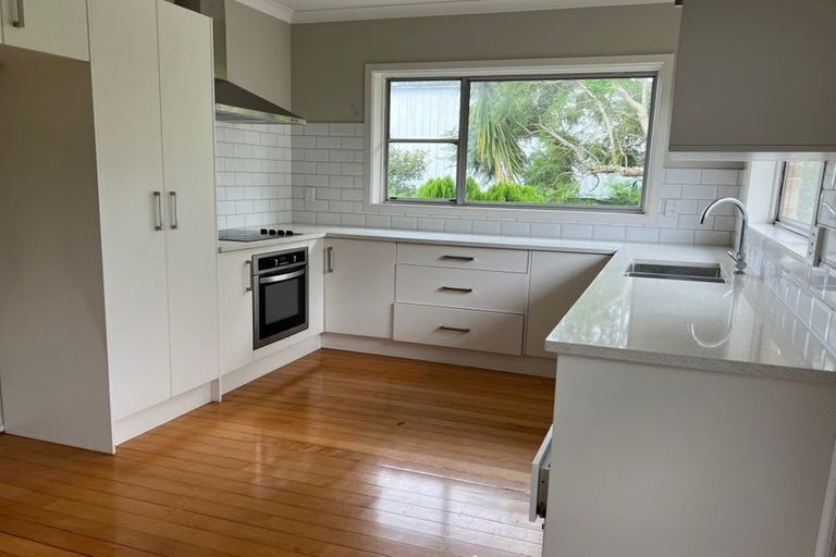 Photo of property in 582 Massey Road, Mangere, Auckland, 2022