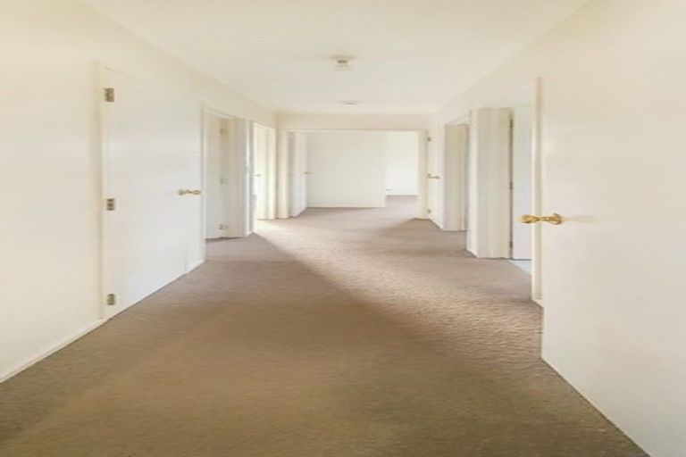 Photo of property in 1/111 Sturges Road, Henderson, Auckland, 0612