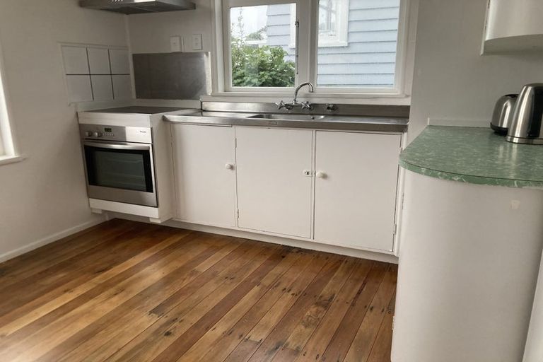 Photo of property in 143 Townsend Road, Miramar, Wellington, 6022