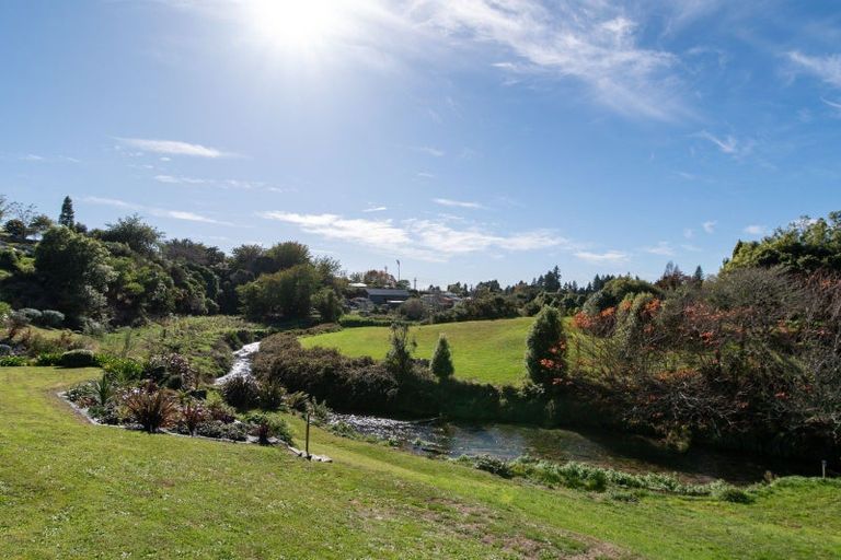 Photo of property in 12 Erlam Place, Matipo Heights, Rotorua, 3015