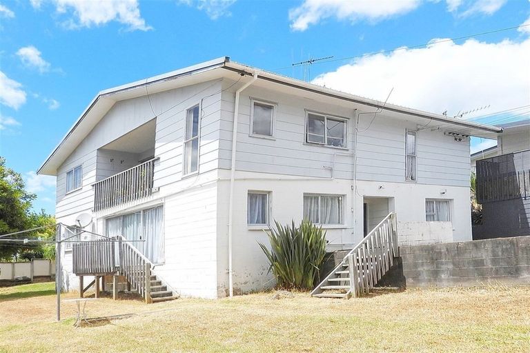 Photo of property in 2/41 Koromiko Street, New Lynn, Auckland, 0600