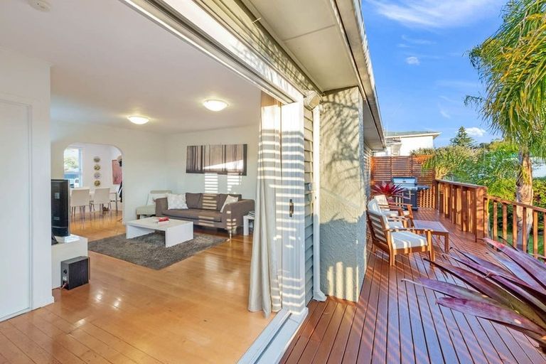 Photo of property in 12 Chilcott Road, Henderson, Auckland, 0612