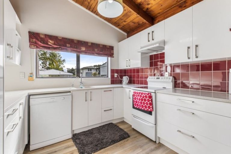 Photo of property in 1/25 Glenorchy Street, Glen Eden, Auckland, 0602