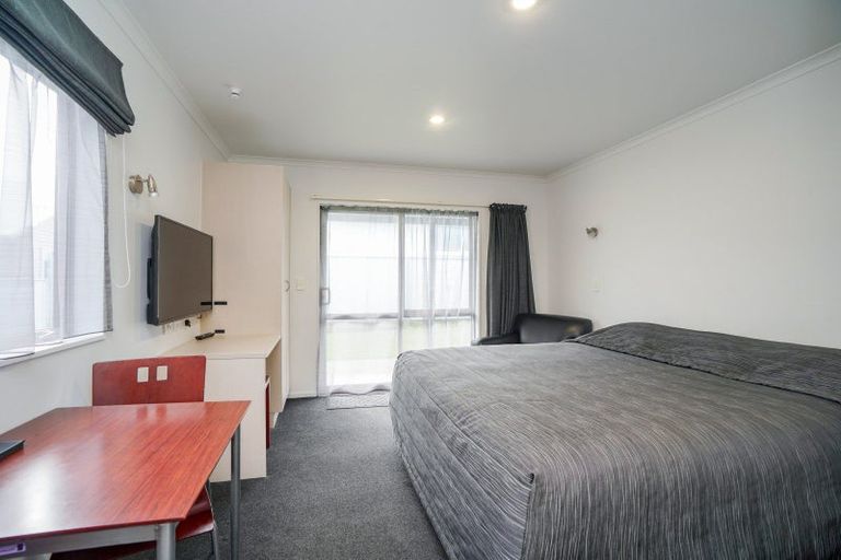 Photo of property in 12a-c Camden Street, Turnbull Thomson Park, Invercargill, 9810