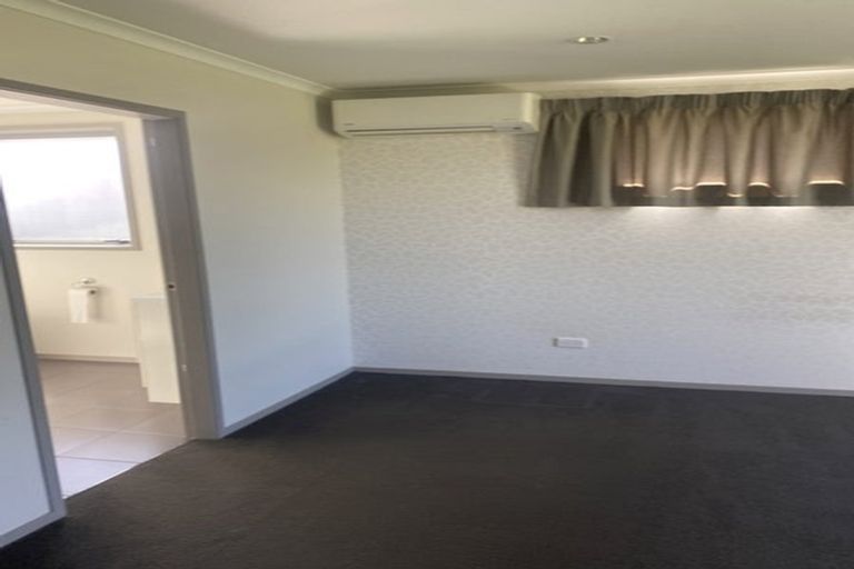 Photo of property in 8 Waltham Place, Rototuna North, Hamilton, 3210