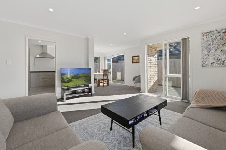 Photo of property in 35 Leet Crescent, Papamoa Beach, Papamoa, 3118