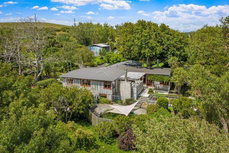 Photo of property in 4186 Kaipara Coast Highway, Tauhoa, Warkworth, 0984