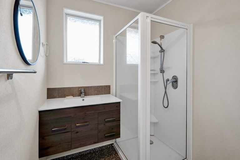 Photo of property in 3 Ross Place, Blagdon, New Plymouth, 4310