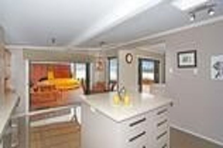 Photo of property in 4 First Avenue, Glenbrook, Waiuku, 2681