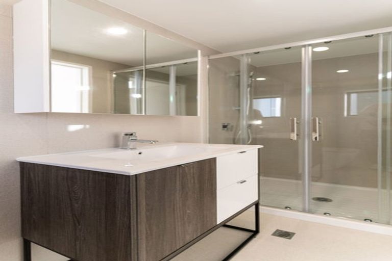 Photo of property in 12 Rangimarie Close, Opaheke, Papakura, 2113