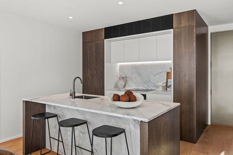 Photo of property in 2/22 Clissold Street, Merivale, Christchurch, 8014