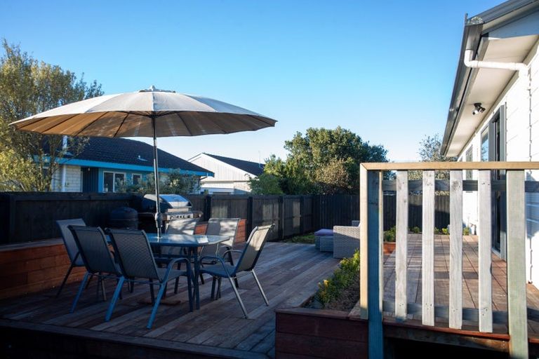 Photo of property in 68 Pacific Road, North New Brighton, Christchurch, 8083