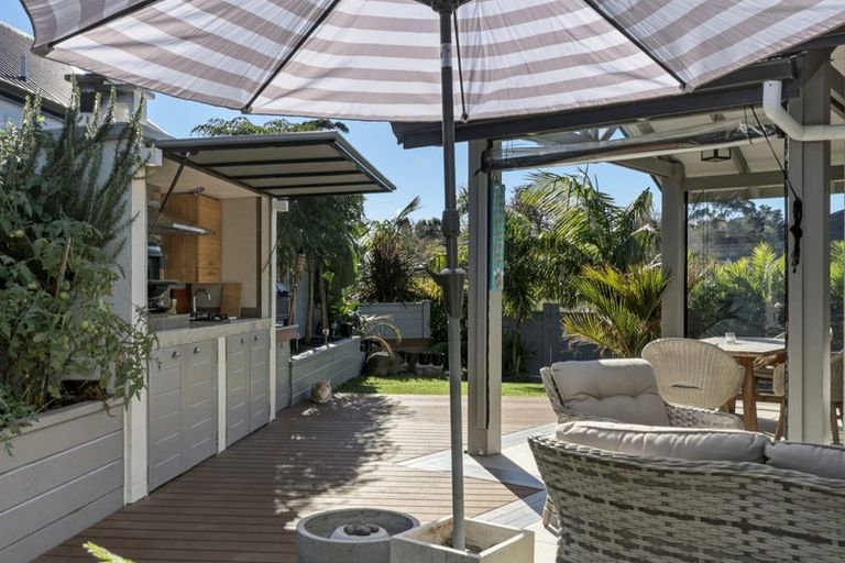 Photo of property in 15 Odlin Lane, Red Beach, 0932