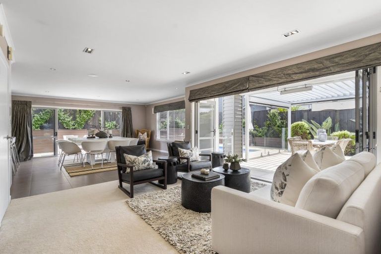 Photo of property in 14 Tranquility Rise, Mellons Bay, Auckland, 2014