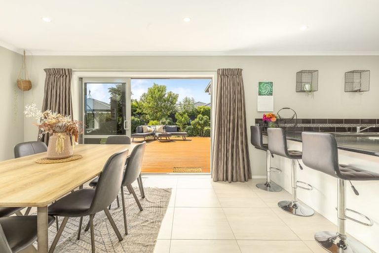 Photo of property in 5 Pearson Place, Paraparaumu, 5032