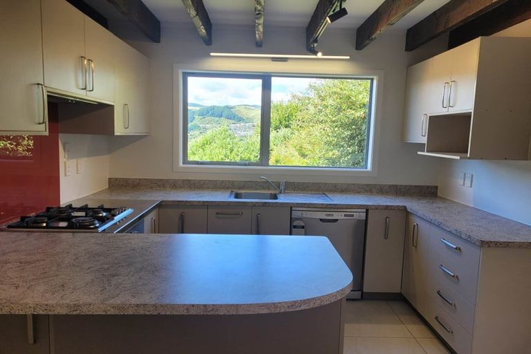 Photo of property in 3 Saint Aidans Way, Tawa, Wellington, 5028