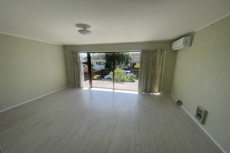 Photo of property in 3/191 Lake Road, Belmont, Auckland, 0622