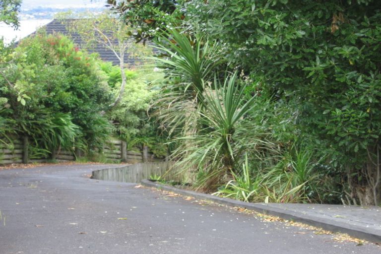 Photo of property in 35 Telstar Place, Beach Haven, Auckland, 0626