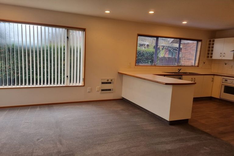 Photo of property in 5a Oakhurst Place, Russley, Christchurch, 8042