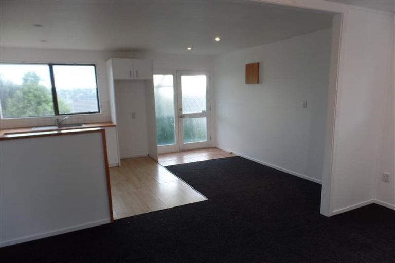 Photo of property in 2/185a Royal Road, Massey, Auckland, 0614