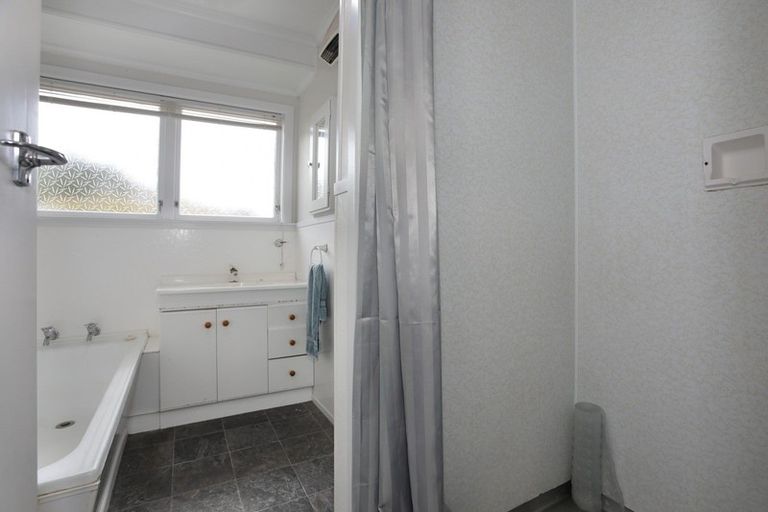 Photo of property in 14 Ongo Road, Hunterville, 4730