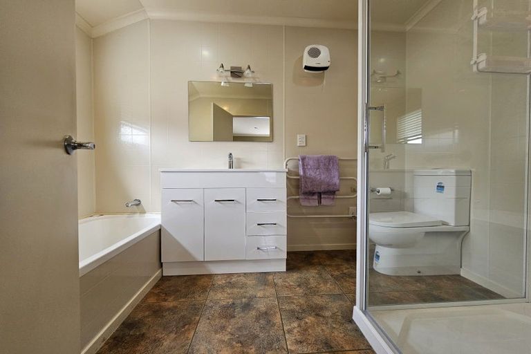 Photo of property in 8f Blennerville Close, Marton, 4710