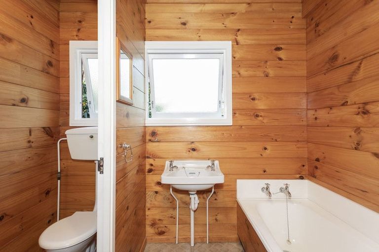 Photo of property in 38 Wallis Road, Kaiti, Gisborne, 4010