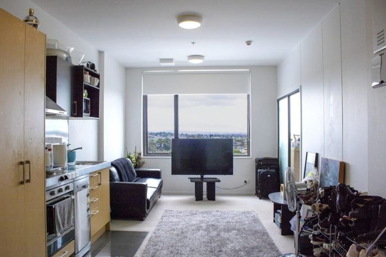 Photo of property in Twin Towers, 811/17 Putney Way, Manukau, Auckland, 2104
