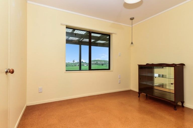 Photo of property in 8 Windleborn Road, Ngahinapouri, Hamilton, 3290