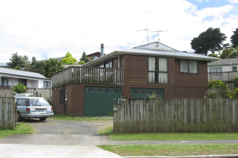 Photo of property in 2 Reynolds Road, Pukekohe, 2120
