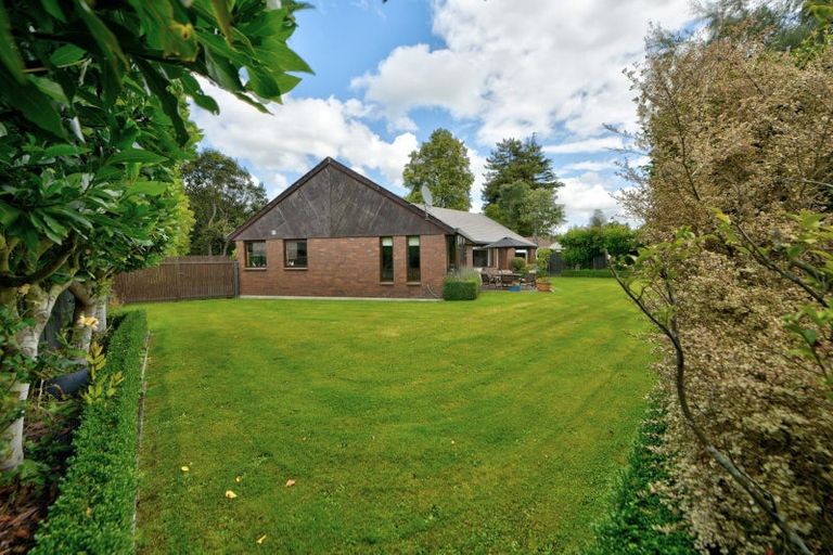 Photo of property in 1 Kerwood Place, Gore, 9710