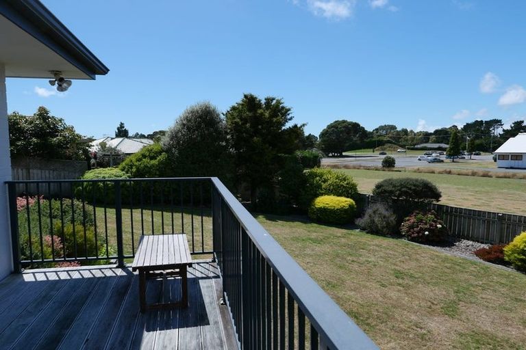 Photo of property in 5 Sovereign Way, Paraparaumu, 5032