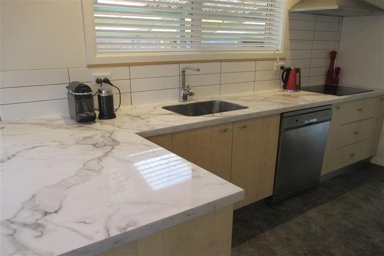 Photo of property in 10 Fairmile Place, Russley, Christchurch, 8042