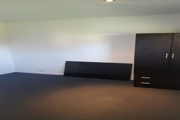 Photo of property in 386 Henderson Valley Road, Henderson Valley, Auckland, 0612