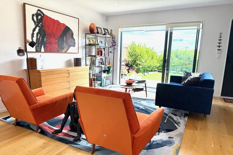 Photo of property in 2 Nga Tutu Place, Belmont, Auckland, 0622