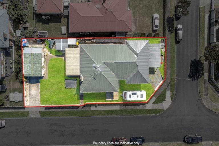 Photo of property in 13 Russell Avenue, Pukekohe, 2120