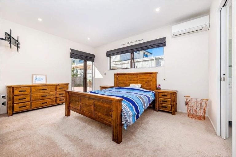 Photo of property in 21 Midhurst Avenue, Henderson, Auckland, 0612