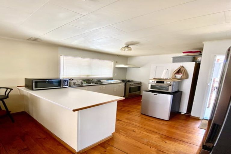 Photo of property in 4 Gossamer Drive, Pakuranga Heights, Auckland, 2010