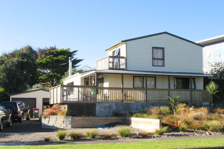 Photo of property in 20 Weggery Drive, Waikanae Beach, Waikanae, 5036