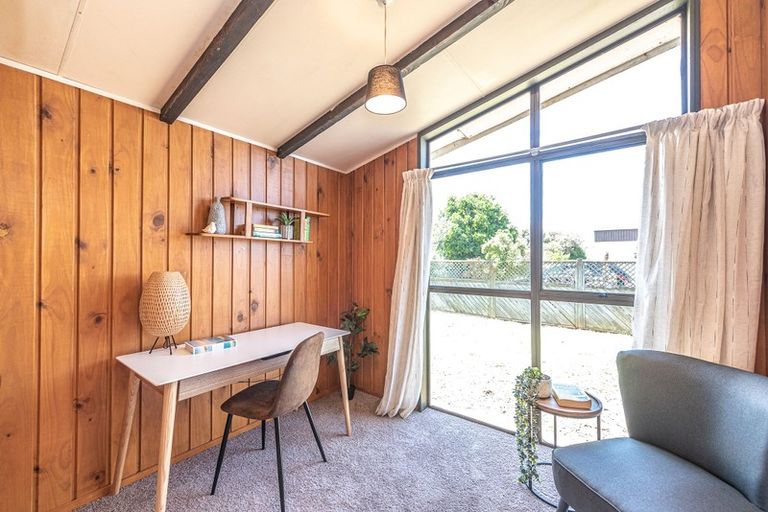 Photo of property in 33 Tongariro Street, Castlecliff, Whanganui, 4501