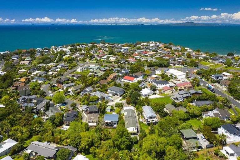 Photo of property in 860 Beach Road, Waiake, Auckland, 0630