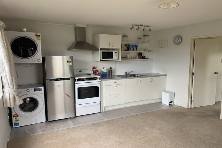 Photo of property in 21 Isadore Road, Saint Clair, Dunedin, 9012