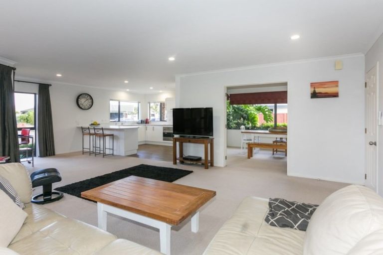 Photo of property in 40 Pukekura Place, Taradale, Napier, 4112
