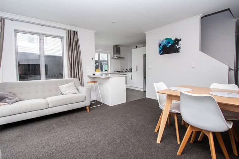 Photo of property in 2/1 Hibiscus Avenue, Hamilton Lake, Hamilton, 3204