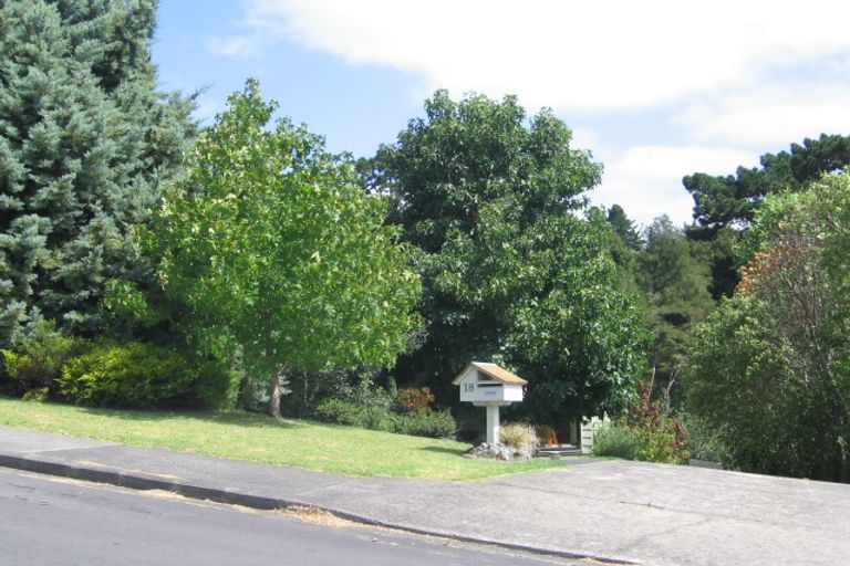 Photo of property in 18 Anne Mclean Drive, Bayview, Auckland, 0629