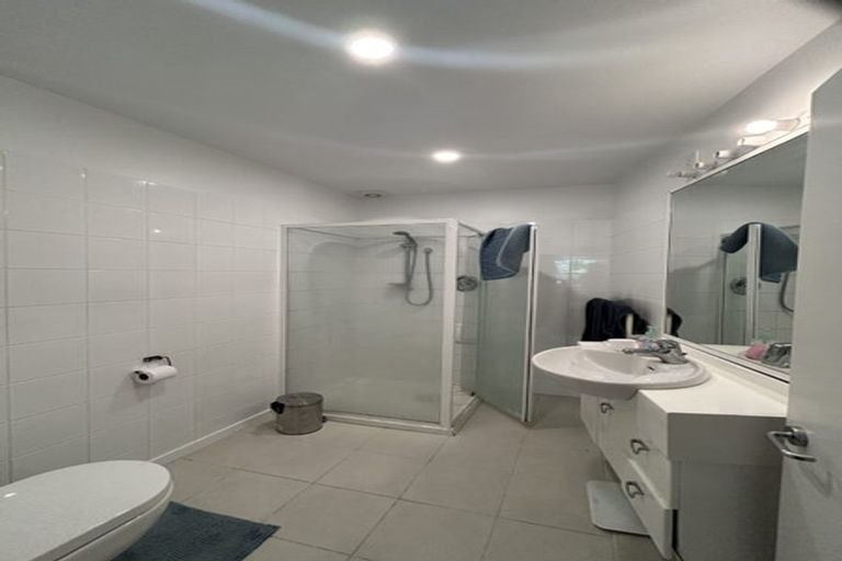 Photo of property in 29 Lawson Place, Mount Victoria, Wellington, 6011