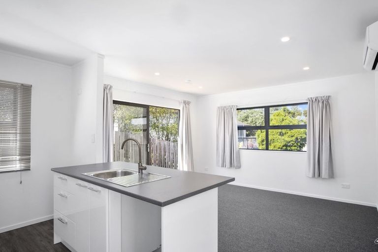 Photo of property in 9 Simon Ellice Drive, Bayview, Auckland, 0629