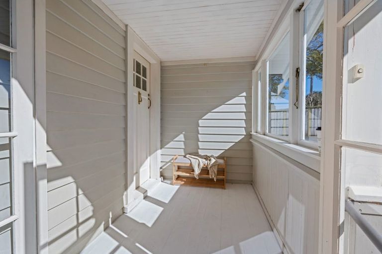 Photo of property in 6 Parahaki Street, Regent, Whangarei, 0112